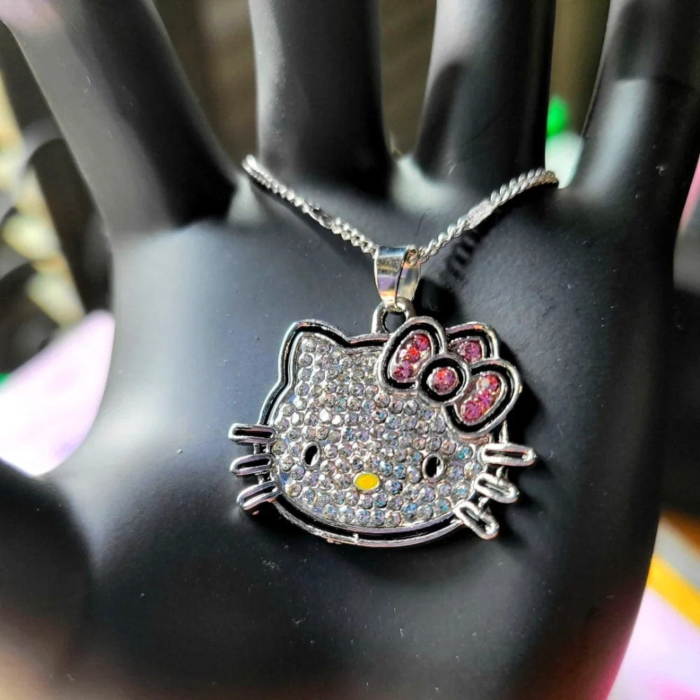 Hello Kitty Necklace - Picture 1 of 3